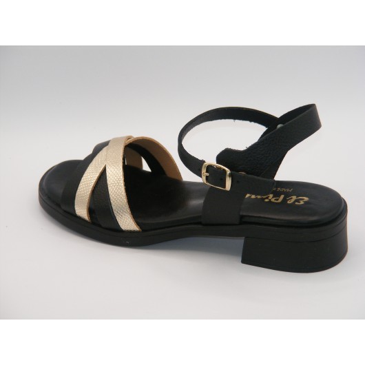 Hiszpańskie sandały skórzane czarne z perłowym paskiem – elegancja i wygoda