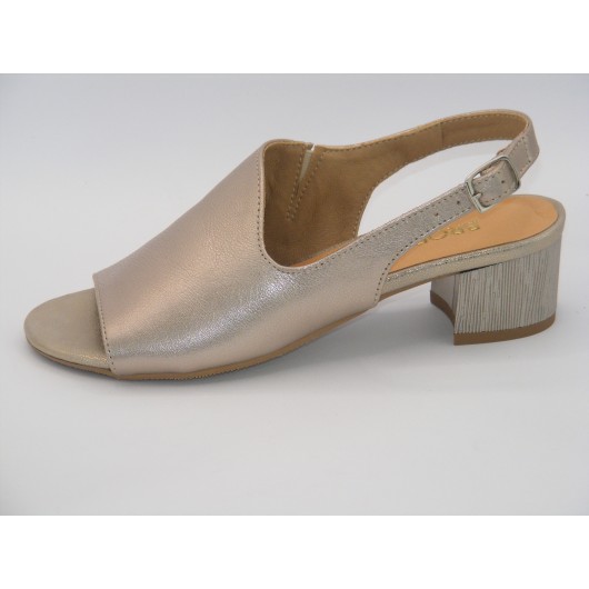 Skórzane sandałki damskie Brodacz na niskim obcasie – elegancja i komfort na wyjątkowe okazje