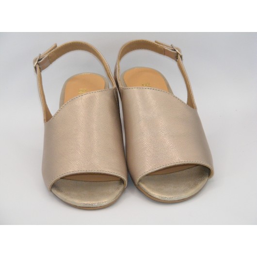 Skórzane sandałki damskie Brodacz na niskim obcasie – elegancja i komfort na wyjątkowe okazje