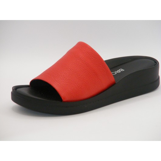 Skórzane klapki damskie czerwone na platformie Brodacz – wygoda i styl na lato
