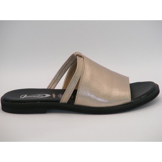 Jaromin klapki damskie skórzane platynowe na płaskim spodzie – lekkość i elegancja na co dzień
