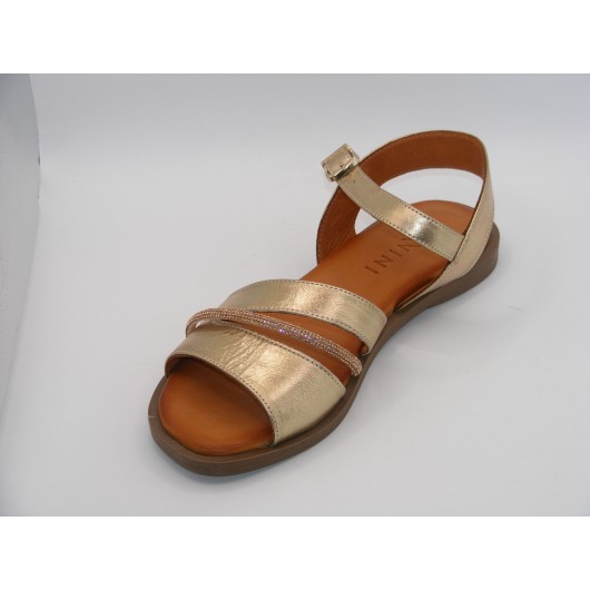 Złote skórzane sandałki Ravini – subtelny blask i wygoda każdego dnia