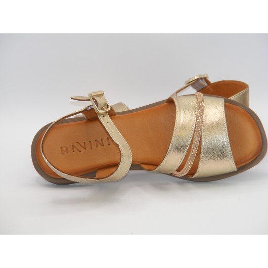 Złote skórzane sandałki Ravini – subtelny blask i wygoda każdego dnia