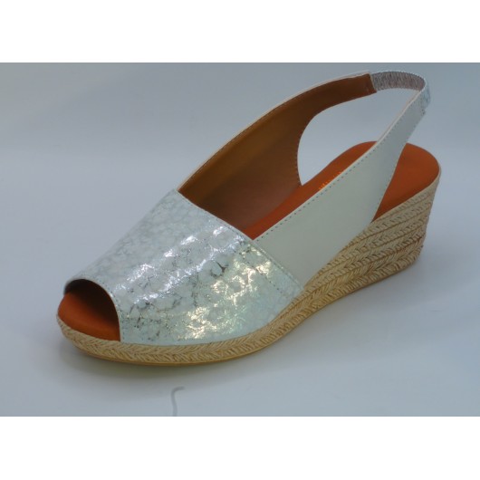 El Pimpi – Hiszpańskie sandałki na koturnie | Biała perła | Skóra naturalna