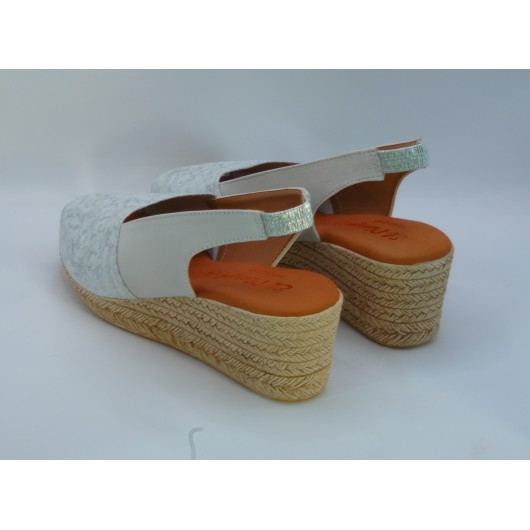 El Pimpi – Hiszpańskie sandałki na koturnie | Biała perła | Skóra naturalna