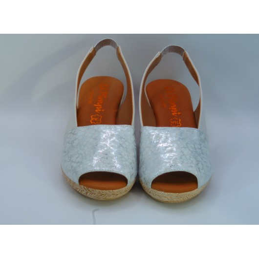 El Pimpi – Hiszpańskie sandałki na koturnie | Biała perła | Skóra naturalna