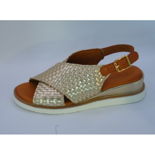 Sandały damskie skórzane złote Loretta Vitale na niskim koturnie