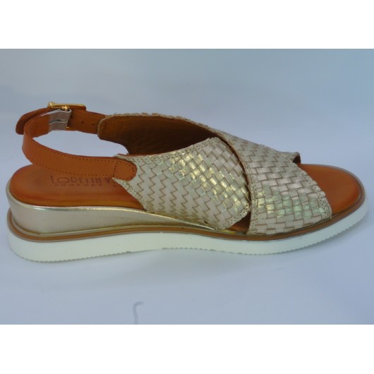 Sandały damskie skórzane złote Loretta Vitale na niskim koturnie