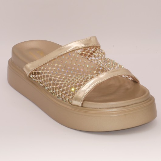 Złote klapki damskie D&A z siatką na platformie – modne, lekkie i przewiewne