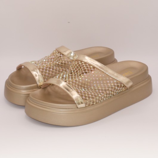 Złote klapki damskie D&A z siatką na platformie – modne, lekkie i przewiewne