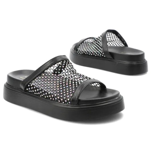 Czarne klapki damskie D&A z siatki na platformie – styl, wygoda i przewiewność na lato
