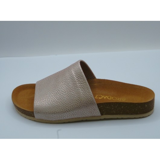 Klapki skórzane Brodacz na niskim spodzie typu fusbet