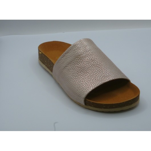 Klapki skórzane Brodacz na niskim spodzie typu fusbet