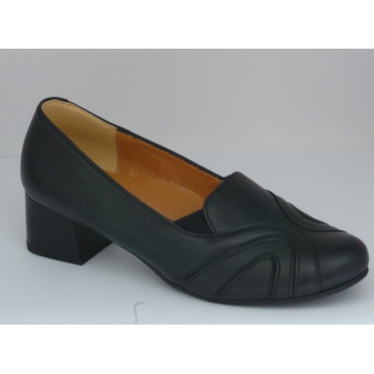 czarne skórzane czółenka na każdą stopę Darex C-1370/04 rozm.z połówkami