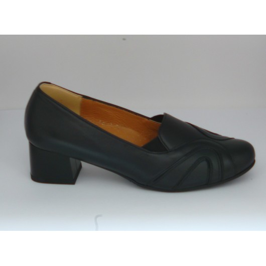 czarne skórzane czółenka na każdą stopę Darex C-1370/04 rozm.z połówkami