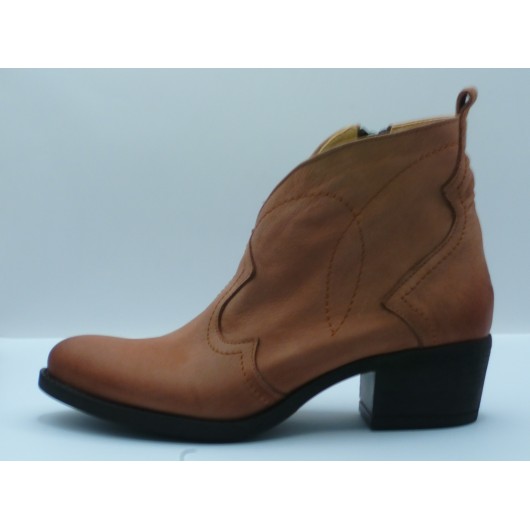 Brązowe kowbojki damskie Brodacz z nubuku.