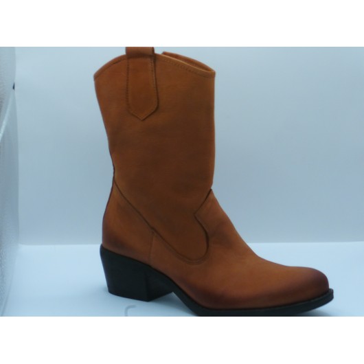 Brodacz – długie kowbojki brąz nubuk.