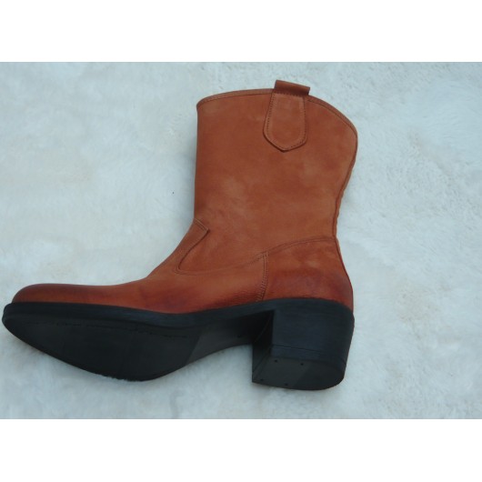 Brodacz – długie kowbojki brąz nubuk.