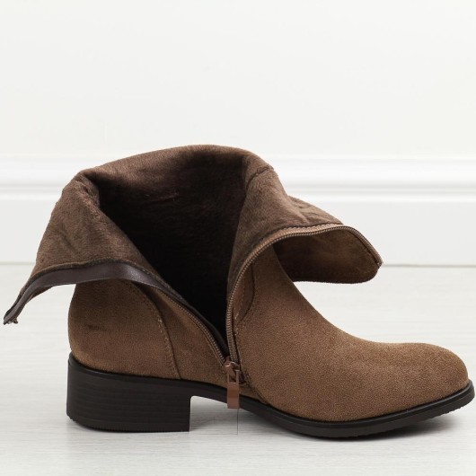 Wysokie beżowe botki damskie zamszowe M.Daszyński – modne i wygodne