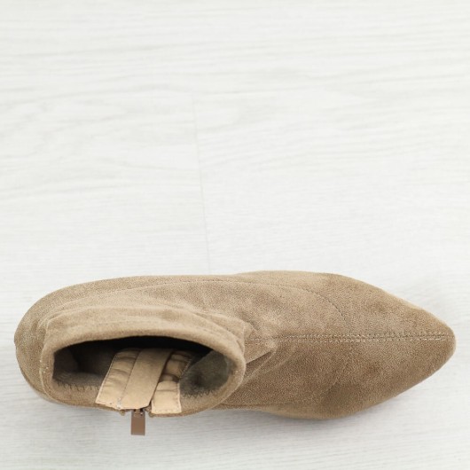 Beżowe zamszowe botki damskie na obcasie M.Daszyński 2263-13 – elegancja i wygoda