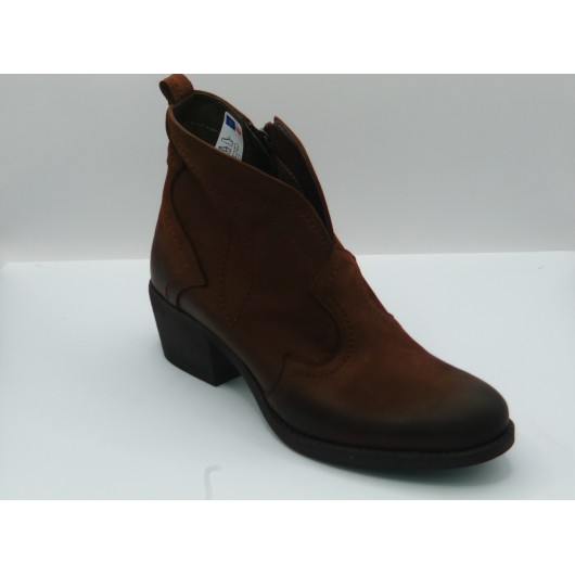 Skórzane czekoladowe kowbojki Brodacz – klasyka i komfort w jednym