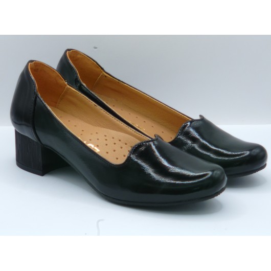 Czółenka Brodacz – klasyka w czerni, komfort na co dzień