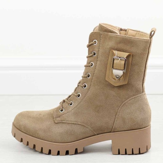 Beżowe wysokie zamszowe botki damskie na traperze M.Daszyński