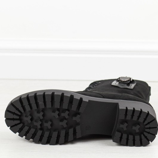 Czarne zamszowe wysokie botki damskie na traperze M.Daszyński