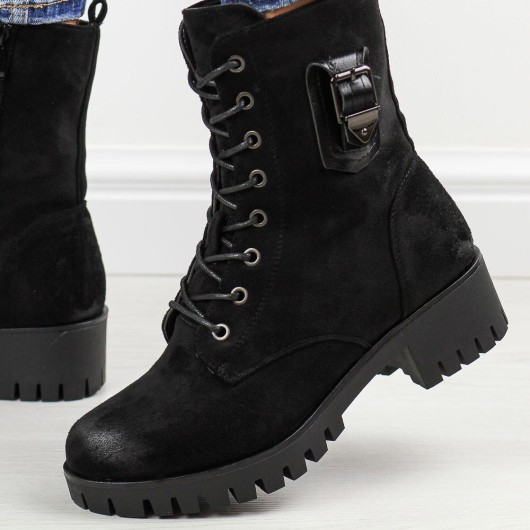 Czarne zamszowe wysokie botki damskie na traperze M.Daszyński