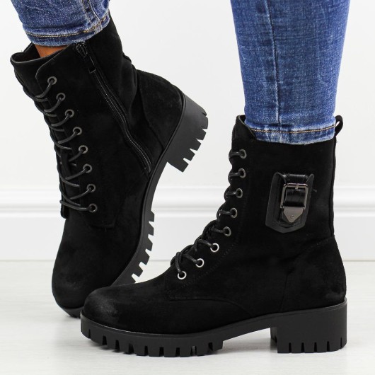 Czarne zamszowe wysokie botki damskie na traperze M.Daszyński