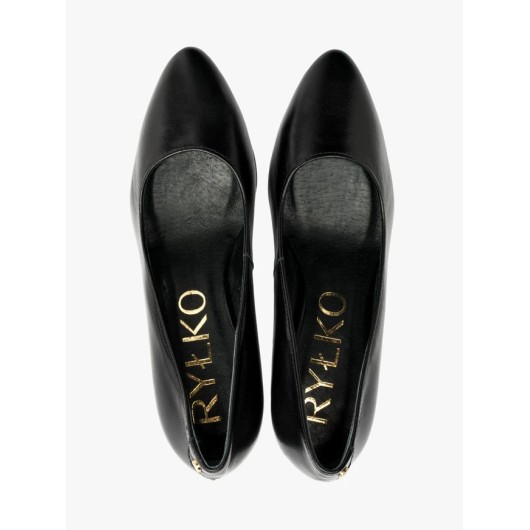 Czarne czółenka Ryłko – klasyka w eleganckim wydaniu