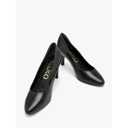 Czarne czółenka Ryłko – klasyka w eleganckim wydaniu