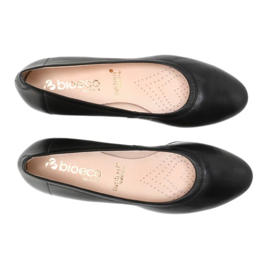 Czarne skórzane czółenka na klocku Bioeco by Arka