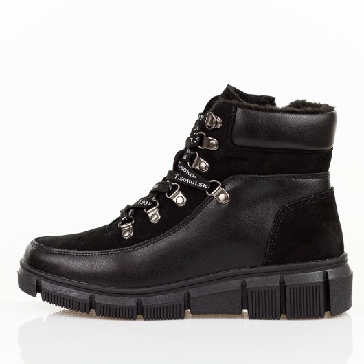 Czarne skórzane botki damskie na traperze T.Sokolski
