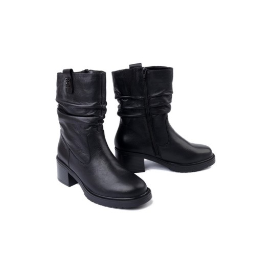 Skórzany botek Rieker Y5257-00 – klasyka w nowoczesnym wydaniu