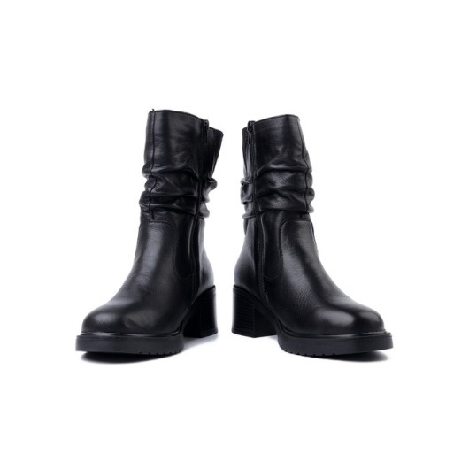 Skórzany botek Rieker Y5257-00 – klasyka w nowoczesnym wydaniu