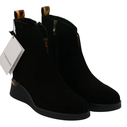 Welurowe botki damskie T. Sokolski na koturnie – modne i wygodne buty na jesień i zimę.