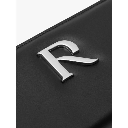 Czarny portfel skórzany damski ze srebrnymi detalami