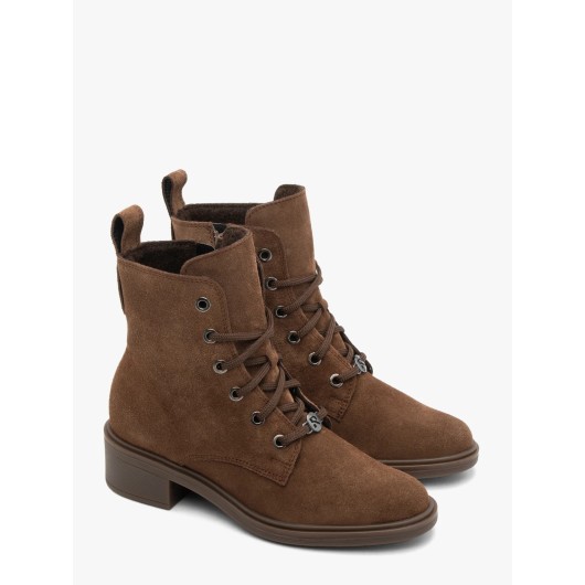 Botki zamszowe Ryłko – brązowe botki damskie sznurowane z naturalnego zamszu