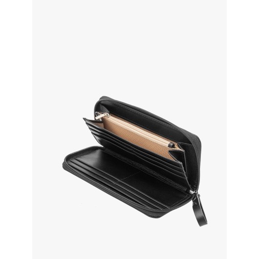 Czarny portfel skórzany damski ze srebrnymi detalami