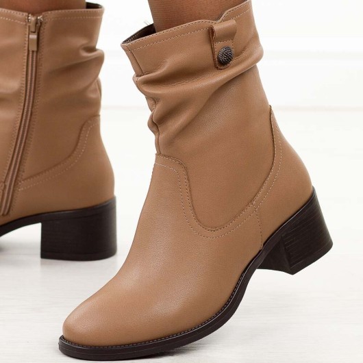 Beżowe skórzane botki damskie M.Daszyński