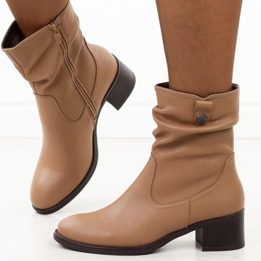 Beżowe skórzane botki damskie M.Daszyński