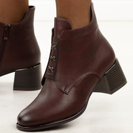 Bordowe botki damskie M. Daszyński – elegancja i wygoda na co dzień