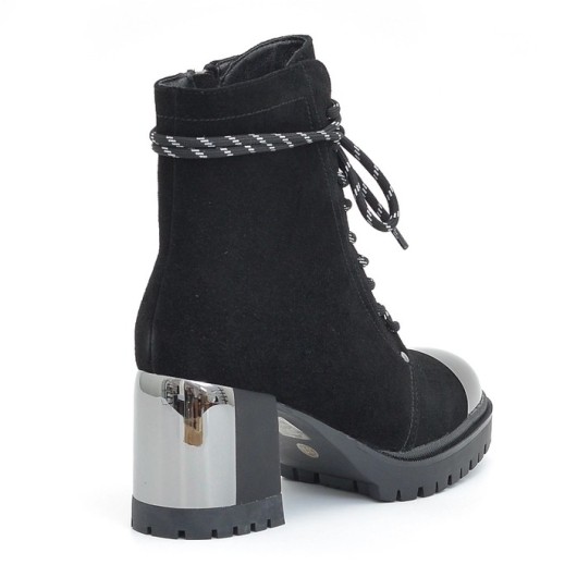 Botki zamszowe Scaviola – modne botki damskie na obcasie