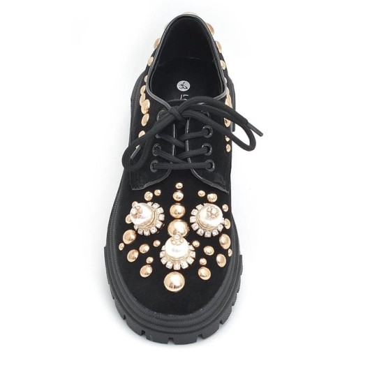 Zamszowe półbuty damskie Scaviola – elegancja i odważny design w jednym