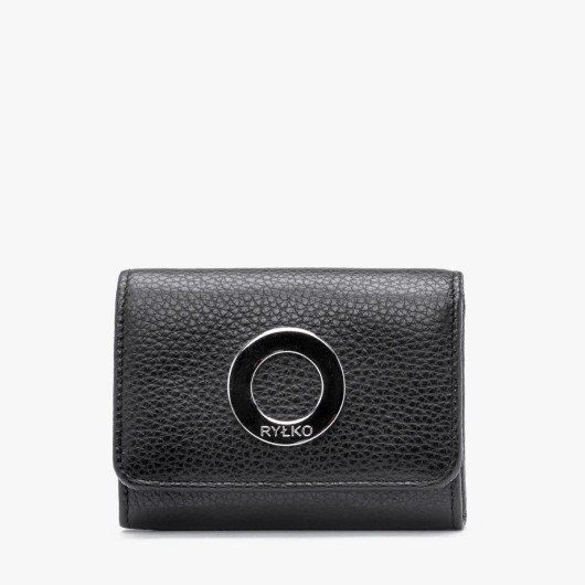 Czarny skórzany portfel ze srebrnym detalem