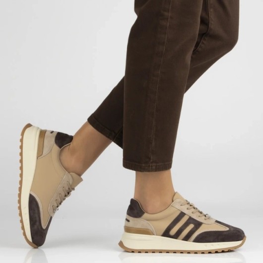 Beżowe skórzane sneakersy damskie Filippo – modne i wygodne buty na co dzień