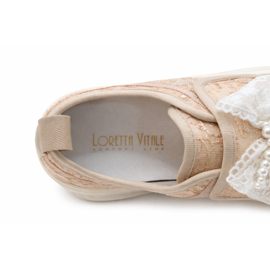 Sneakersy koronkowe Loretta Vitale – beżowe buty damskie na platformie z perełkami HIT