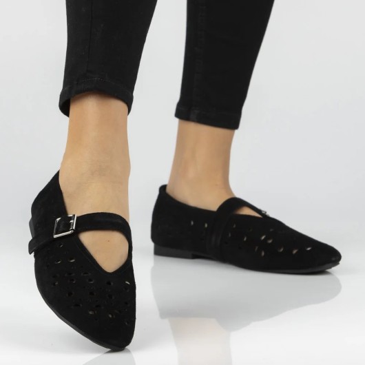 Skórzane baleriny zamszowe Filippo czarne – ażurowe, lekkie i stylowe