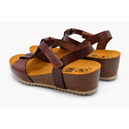 Hiszpańskie sandały damskie HEE skórzane na koturnie – brązowe wygodne sandały lato